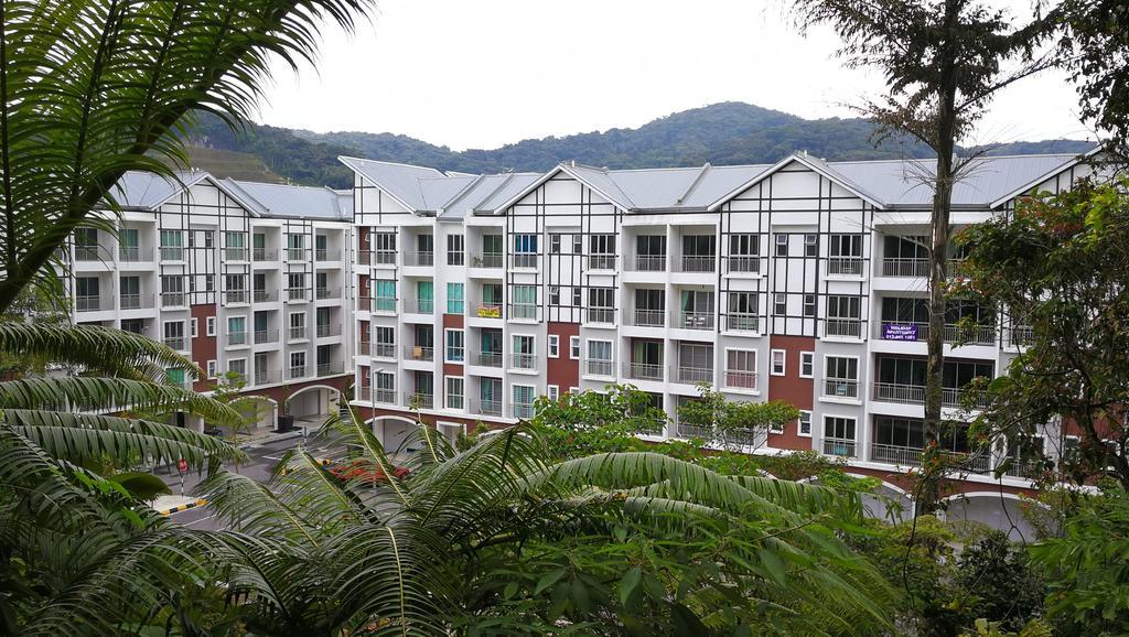 The Woodz Homestay - 3 Bedroom مرتفعات كاميرون الغرفة الصورة